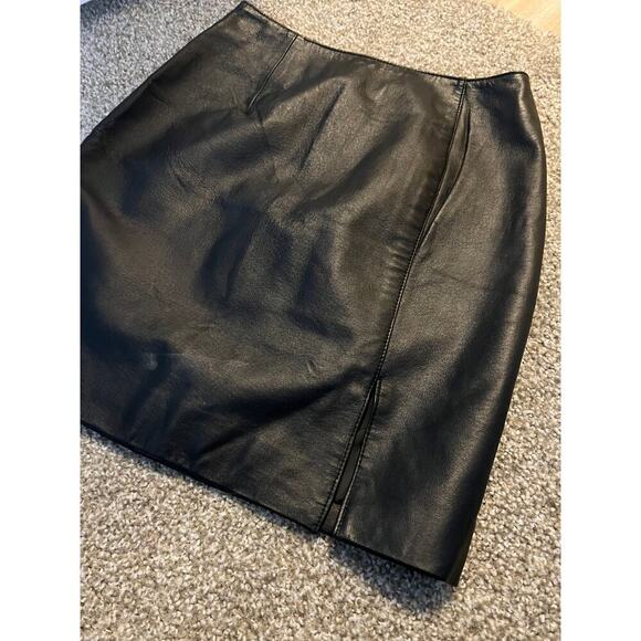 Newport News Vintage Black Leather Mini Skirt Sz 8 - Picture 2 of 5